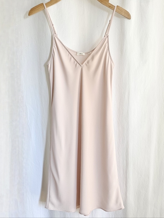 Aritzia Dresses & Skirts - Aritzia Wilfred Noa Dress Pink